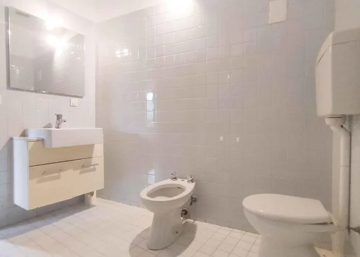 Appartamento In 24555 *